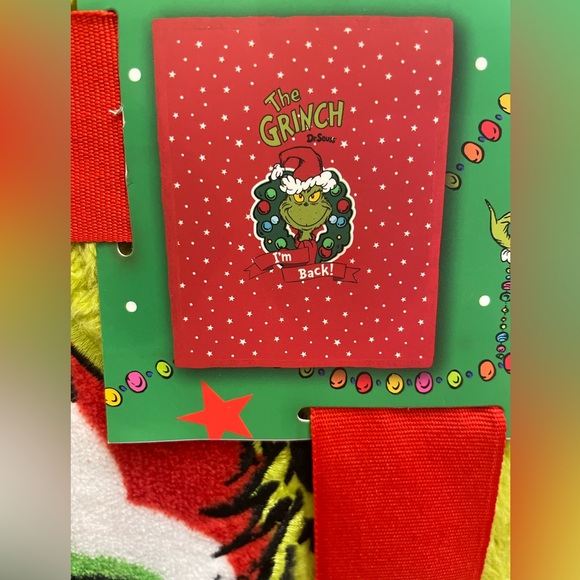 NWT Grinch throw - Picture 2 of 3